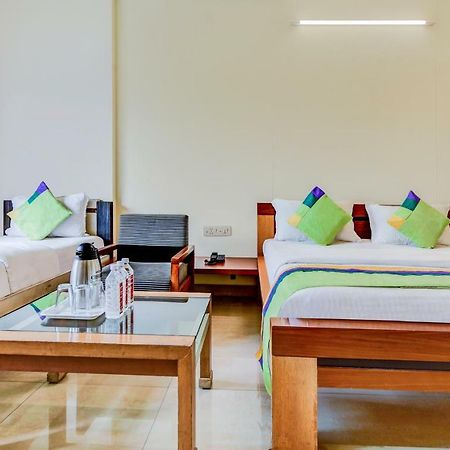 Hotel Treebo Trend Surya Nashik Exterior foto