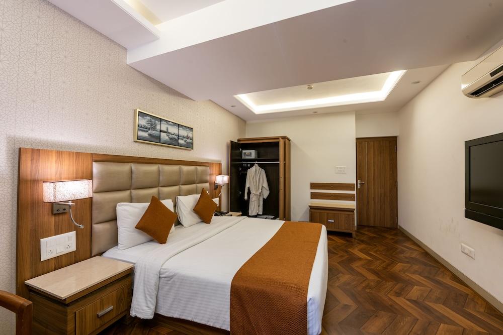 Hotel Treebo Trend Surya Nashik Exterior foto