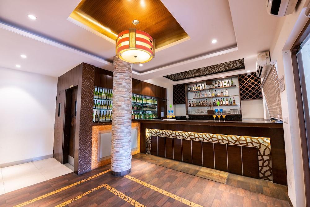 Hotel Treebo Trend Surya Nashik Exterior foto