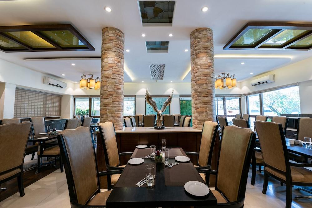 Hotel Treebo Trend Surya Nashik Exterior foto