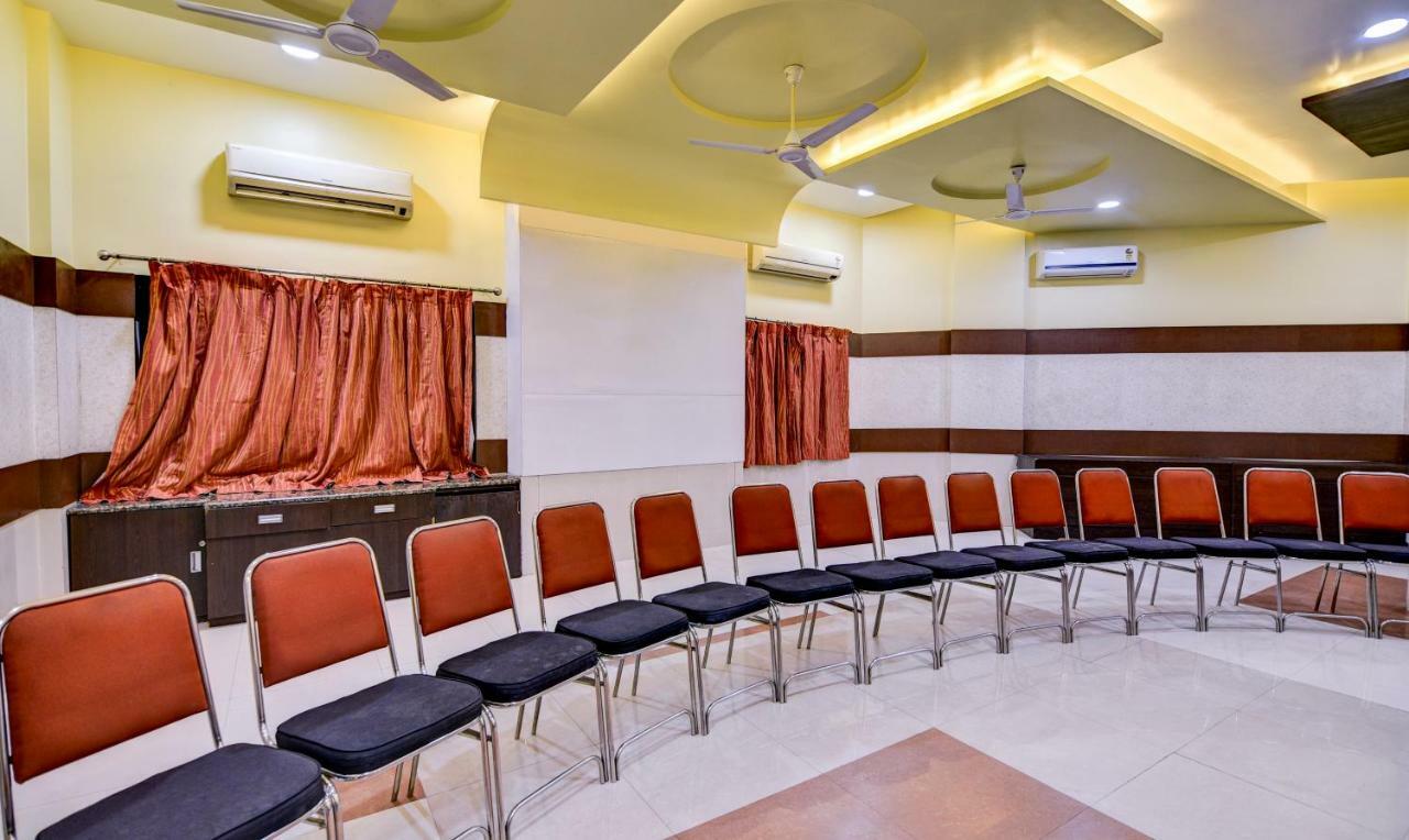 Hotel Treebo Trend Surya Nashik Exterior foto