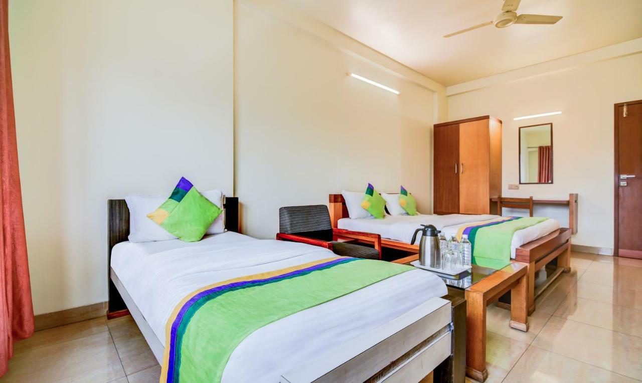 Hotel Treebo Trend Surya Nashik Exterior foto