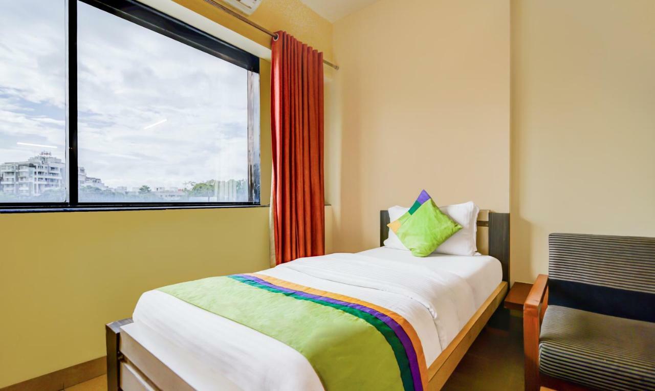 Hotel Treebo Trend Surya Nashik Exterior foto