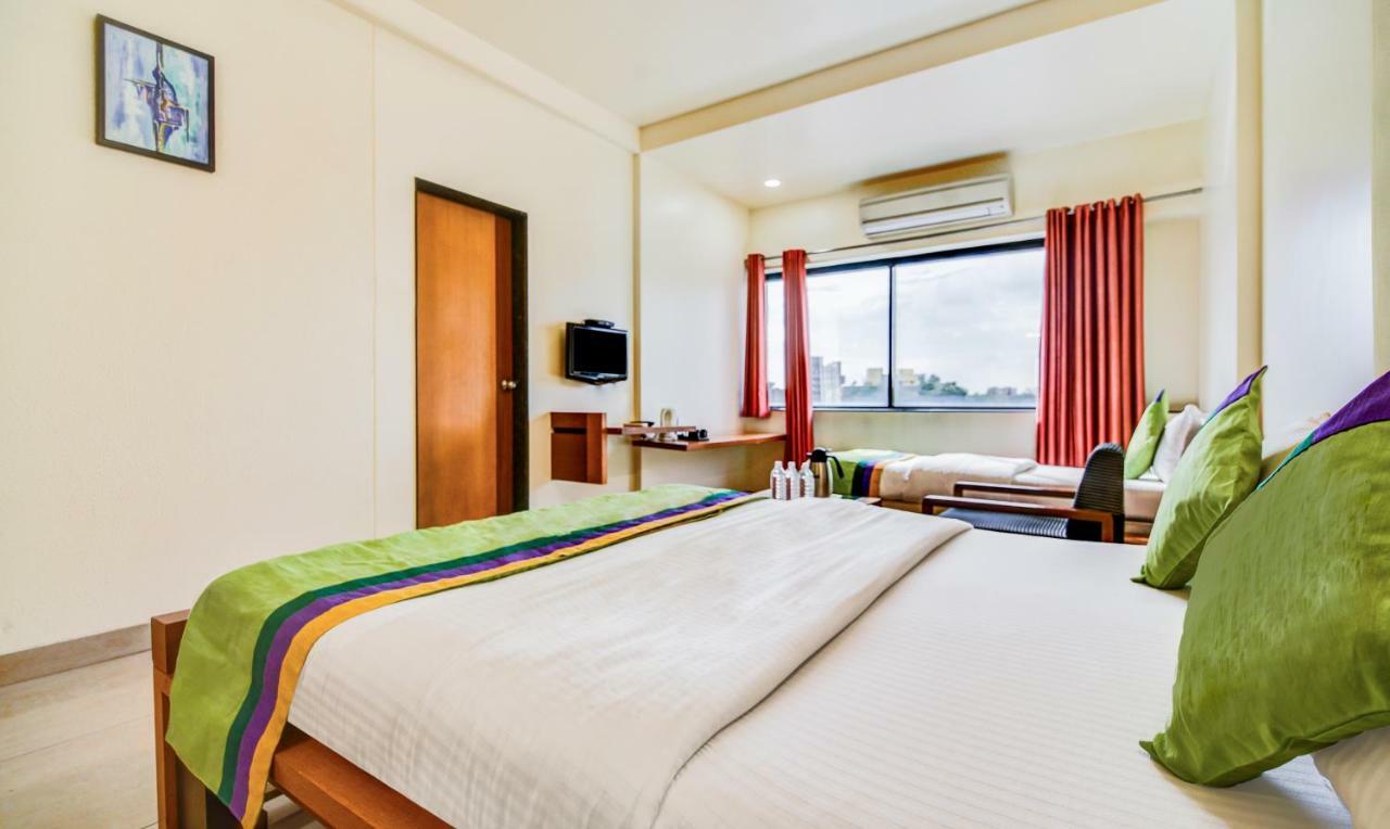 Hotel Treebo Trend Surya Nashik Exterior foto