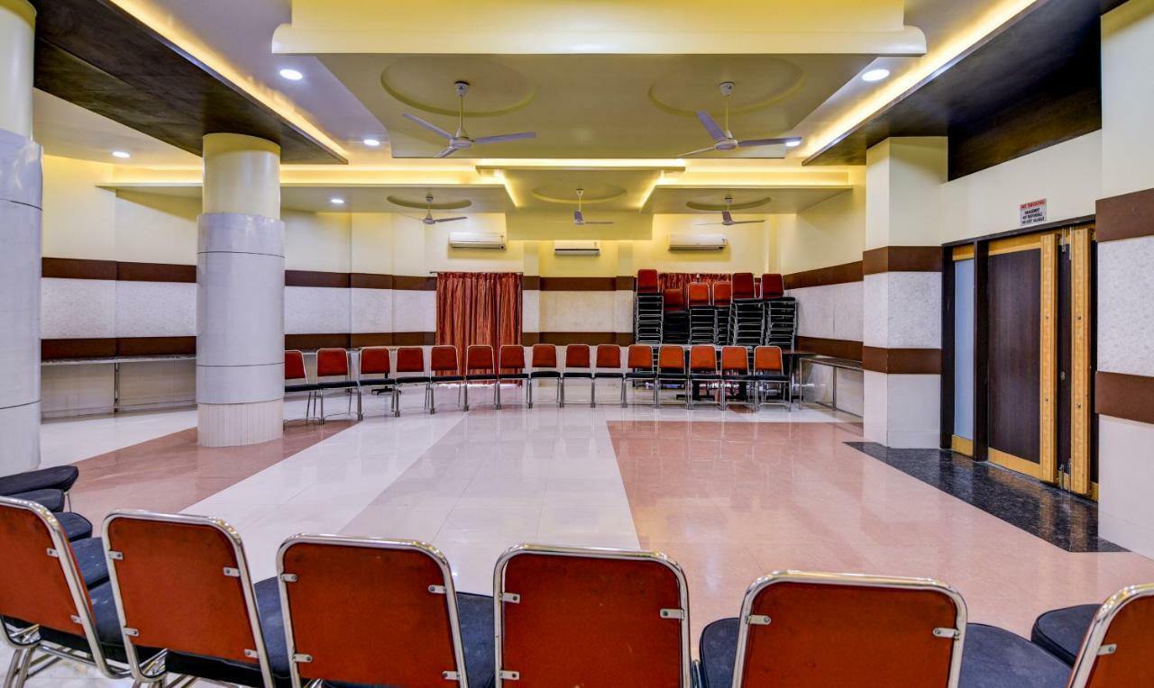 Hotel Treebo Trend Surya Nashik Exterior foto